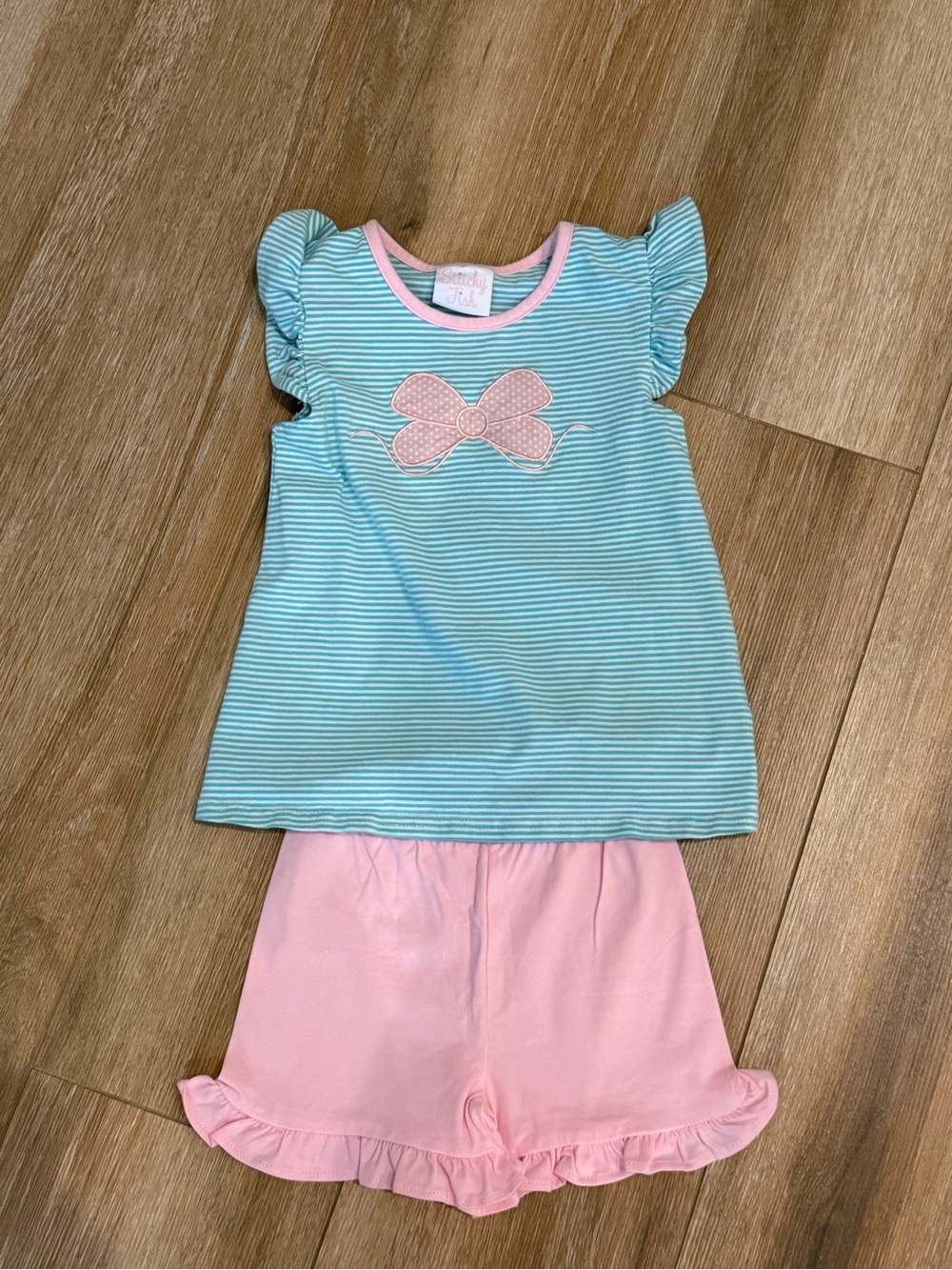 *BRAND NEW* Stitchy Fish Bow Appliqué Outfit